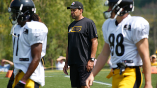 Todd Haley Can't Feel Cold, Loves Wearing Shorts